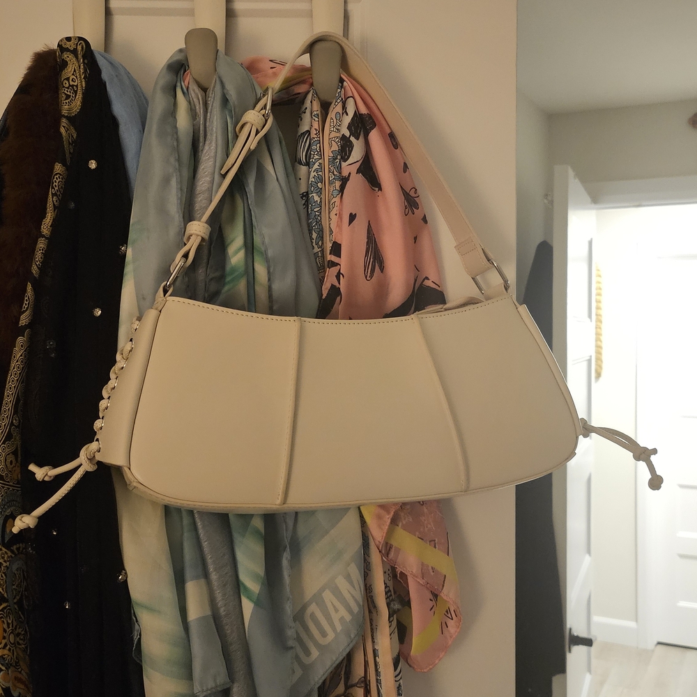 Elegant Cream Shoulder Bag